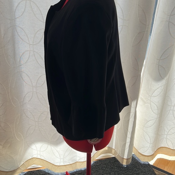 Bell sleeve open blazer - black - Picture 2 of 9